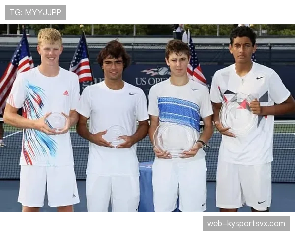 乔丹·汤普森训练完直接去超市抢购打折牛排，这反差谁懂