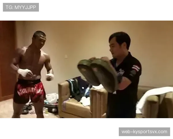 柳雅慧训练完直接啃冰块的样子谁懂啊